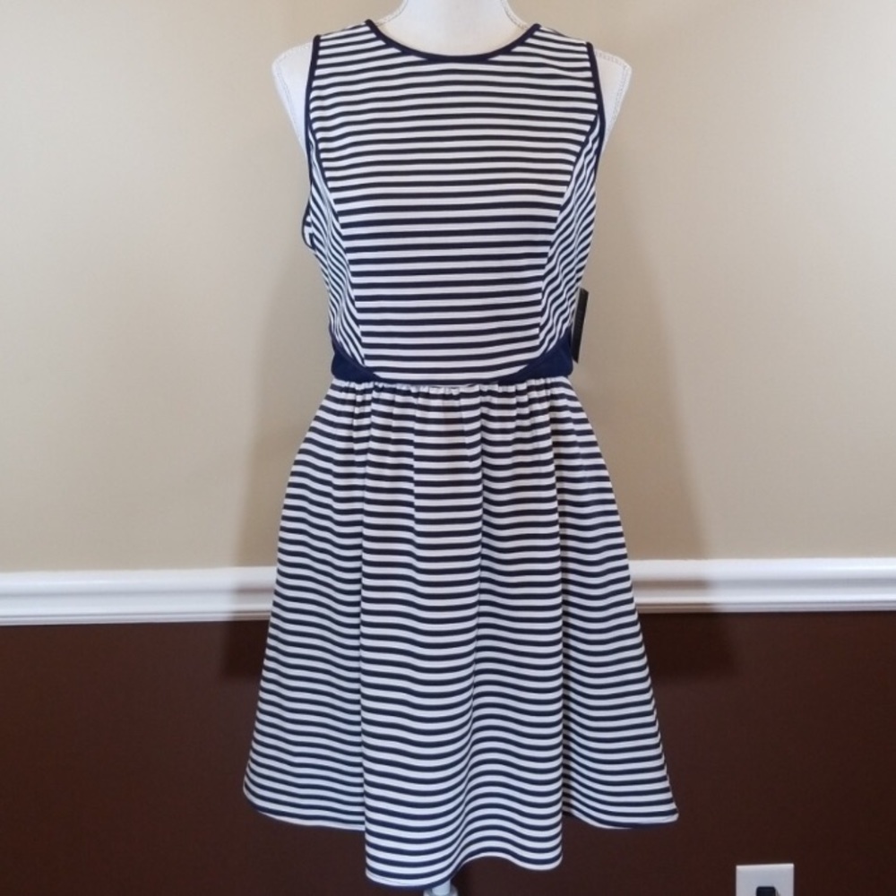 Sleeveless Jessica Simpson NWT dress
